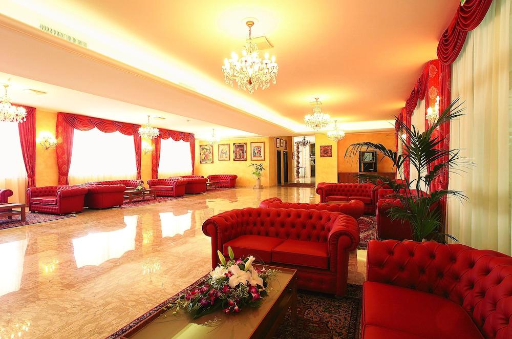Grand Hotel Adriatico Montesilvano Marina Exterior foto