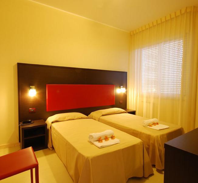 Grand Hotel Adriatico Montesilvano Marina Exterior foto
